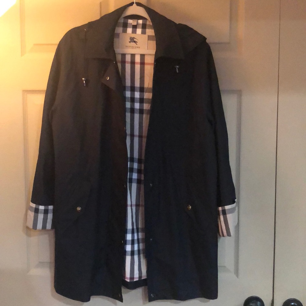 Ladies Burberry Blk hooded trench rain coat Sz 8